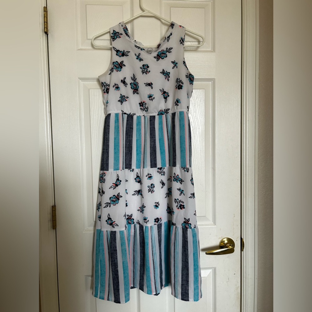 Maxi casual blue and white summer dress